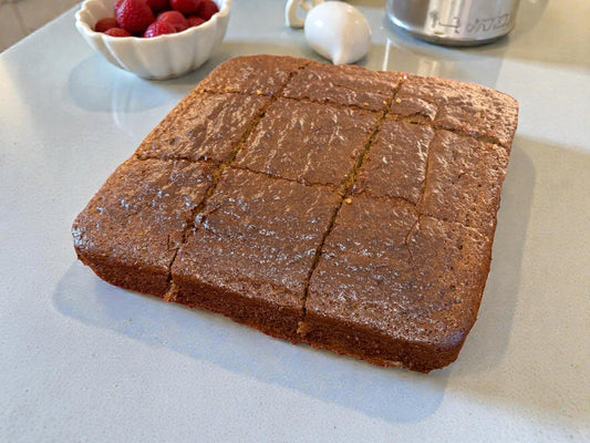 Sticky Toffee Pudding Tray Bake – Gluten Free
Tray of 9 large slices